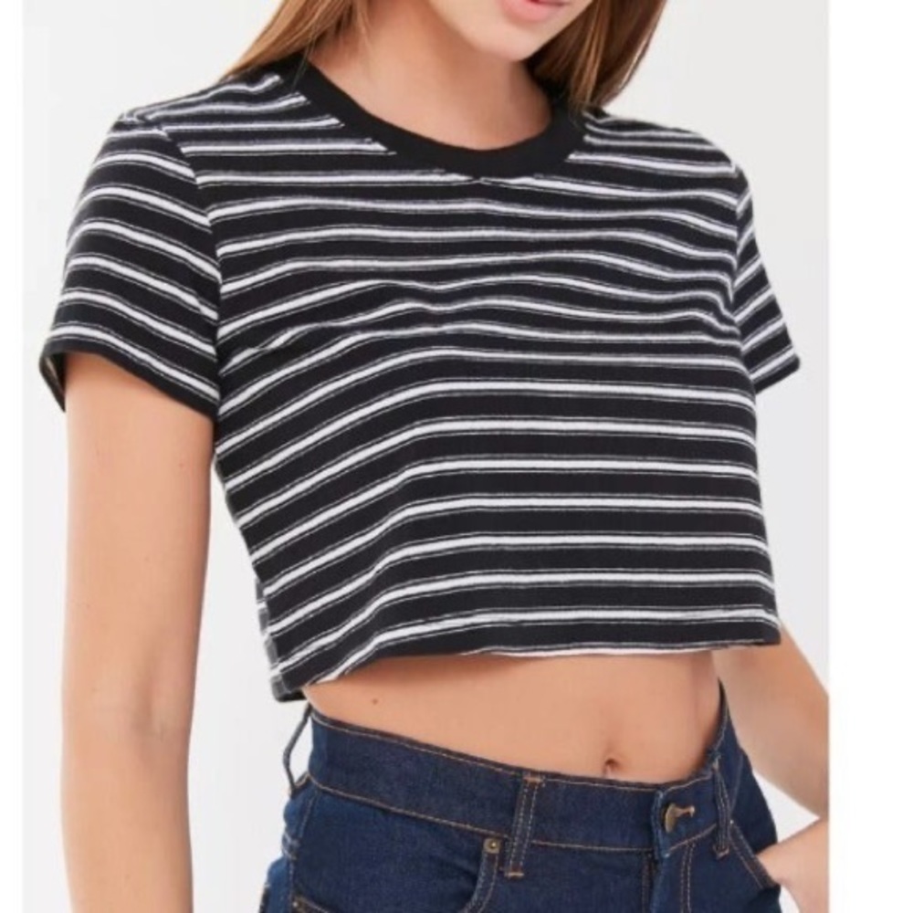 urban outfitters best friend cropped tee